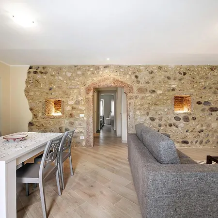 Casa Vera Aurora Garda Apartmán *